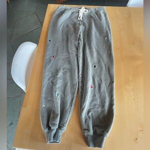 The Great. Cropped Floral Embroidered Sweatpants, Olive Green